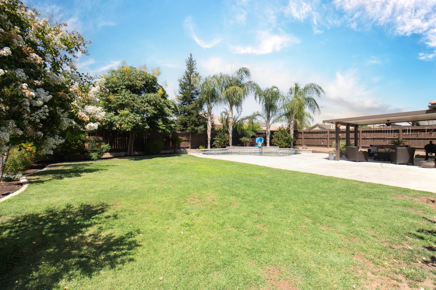 3941 Sussex Ave, Clovis, CA 93619