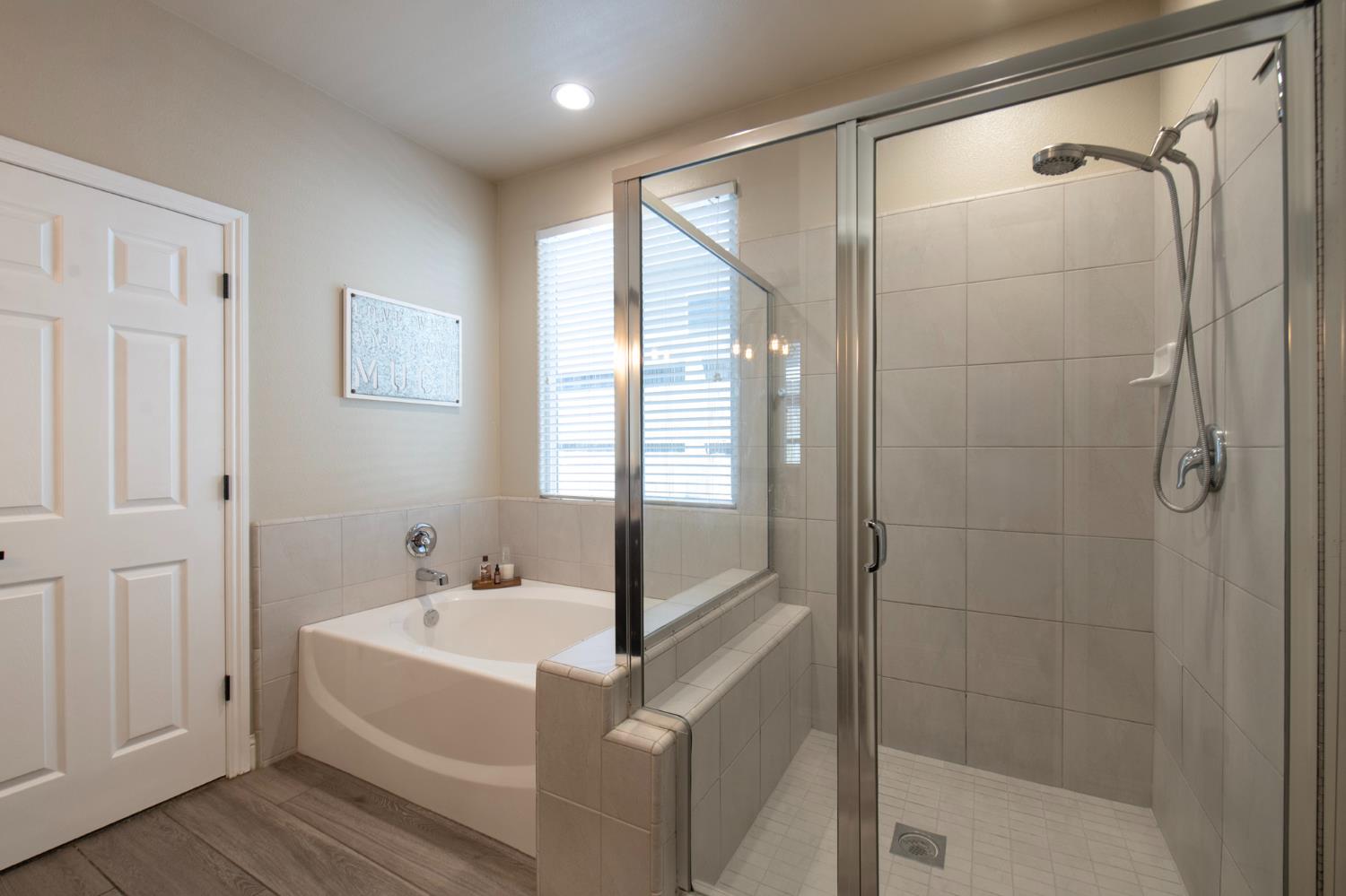3941 Sussex Ave, Clovis, CA 93619