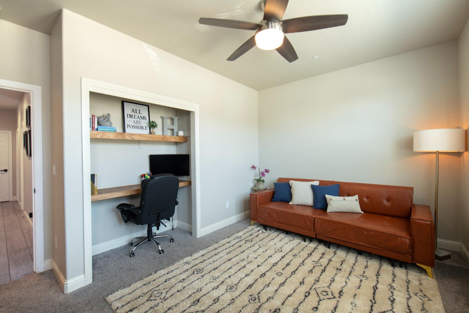 3941 Sussex Ave, Clovis, CA 93619