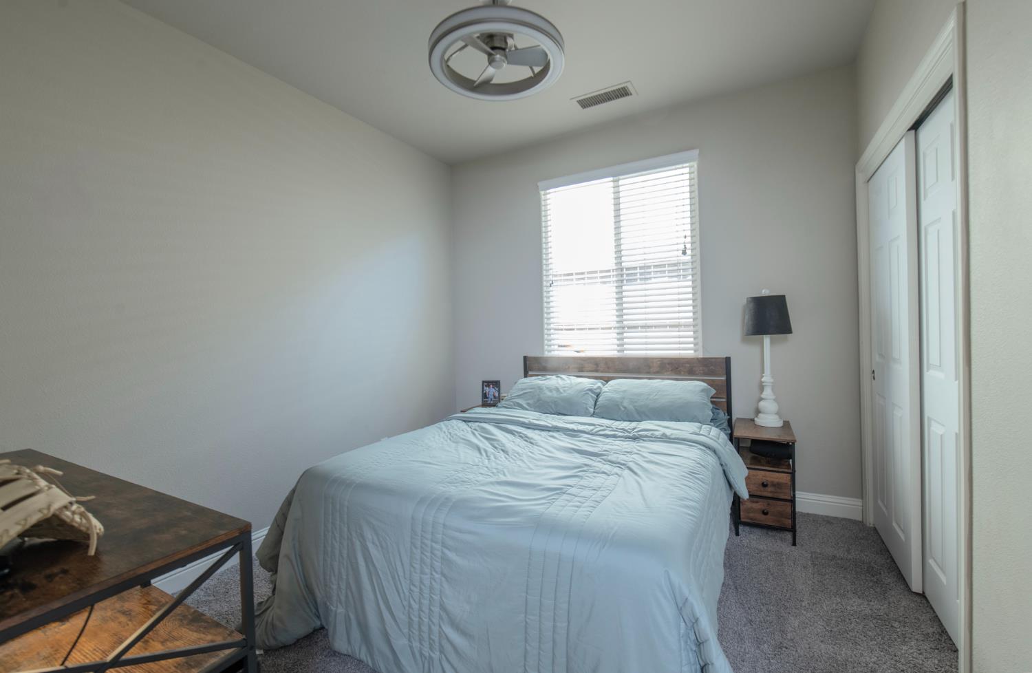 3941 Sussex Ave, Clovis, CA 93619