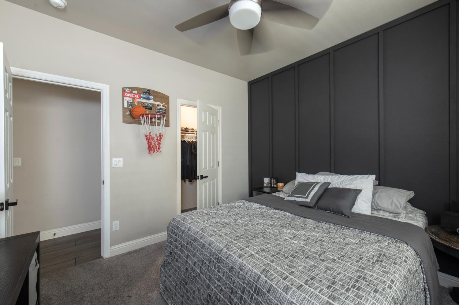 3941 Sussex Ave, Clovis, CA 93619