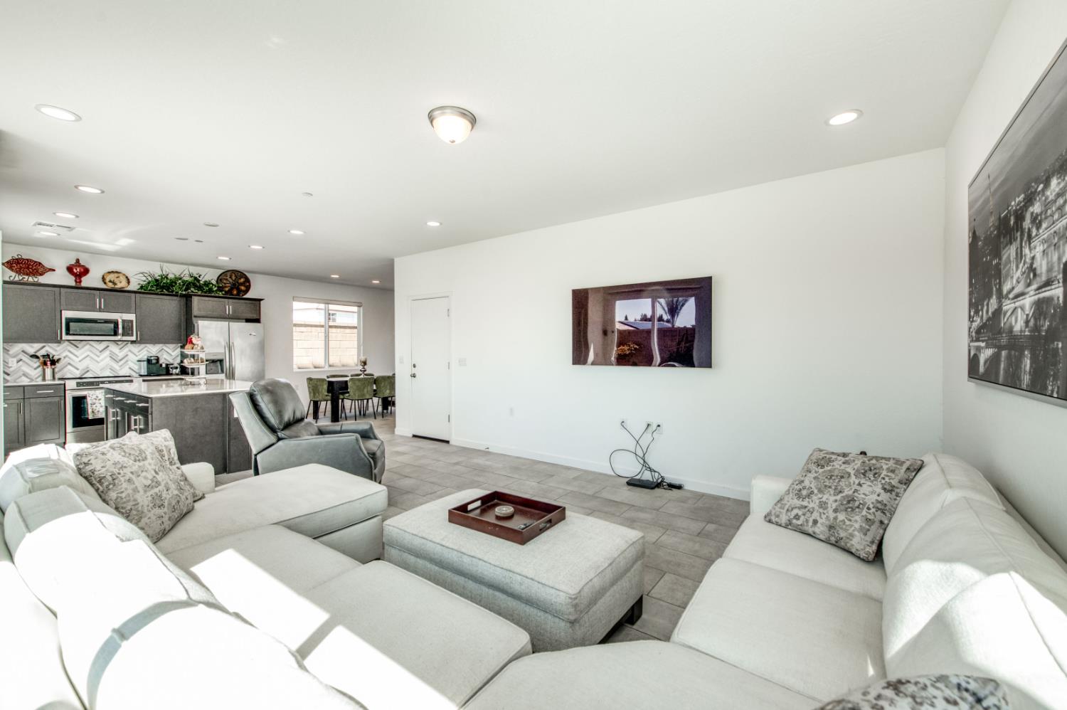11189 N Ocaso Dr, Fresno, CA 93730