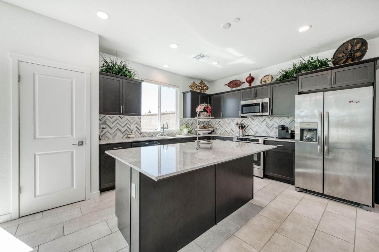 11189 N Ocaso Dr, Fresno, CA 93730