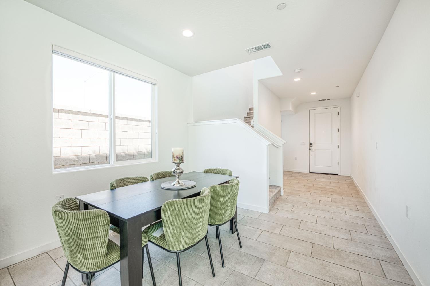 11189 N Ocaso Dr, Fresno, CA 93730