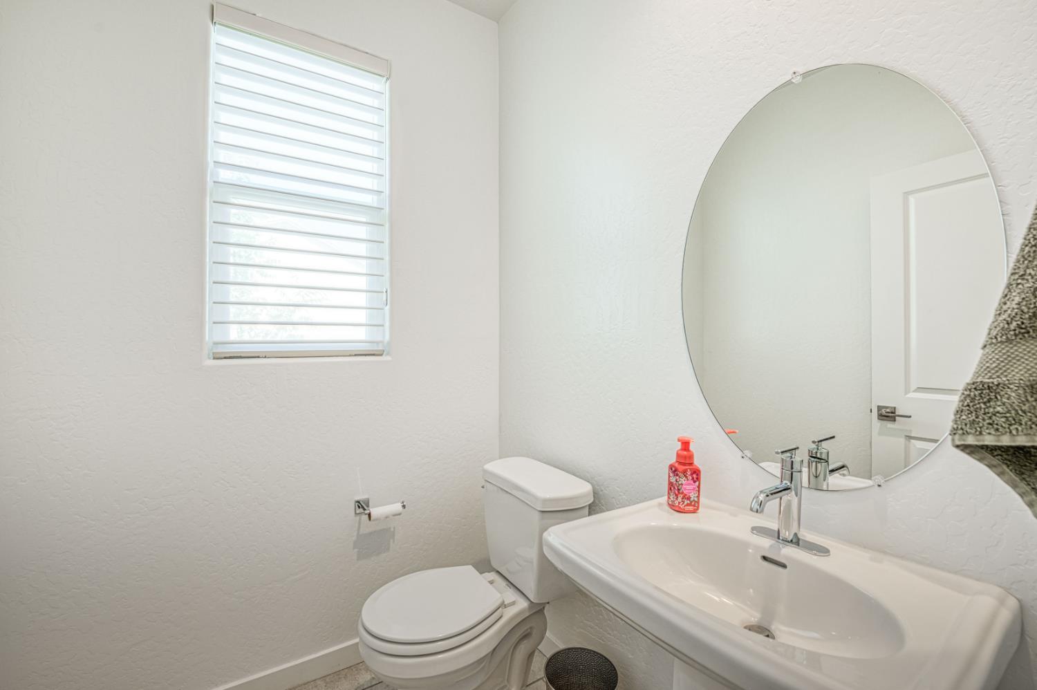 11189 N Ocaso Dr, Fresno, CA 93730