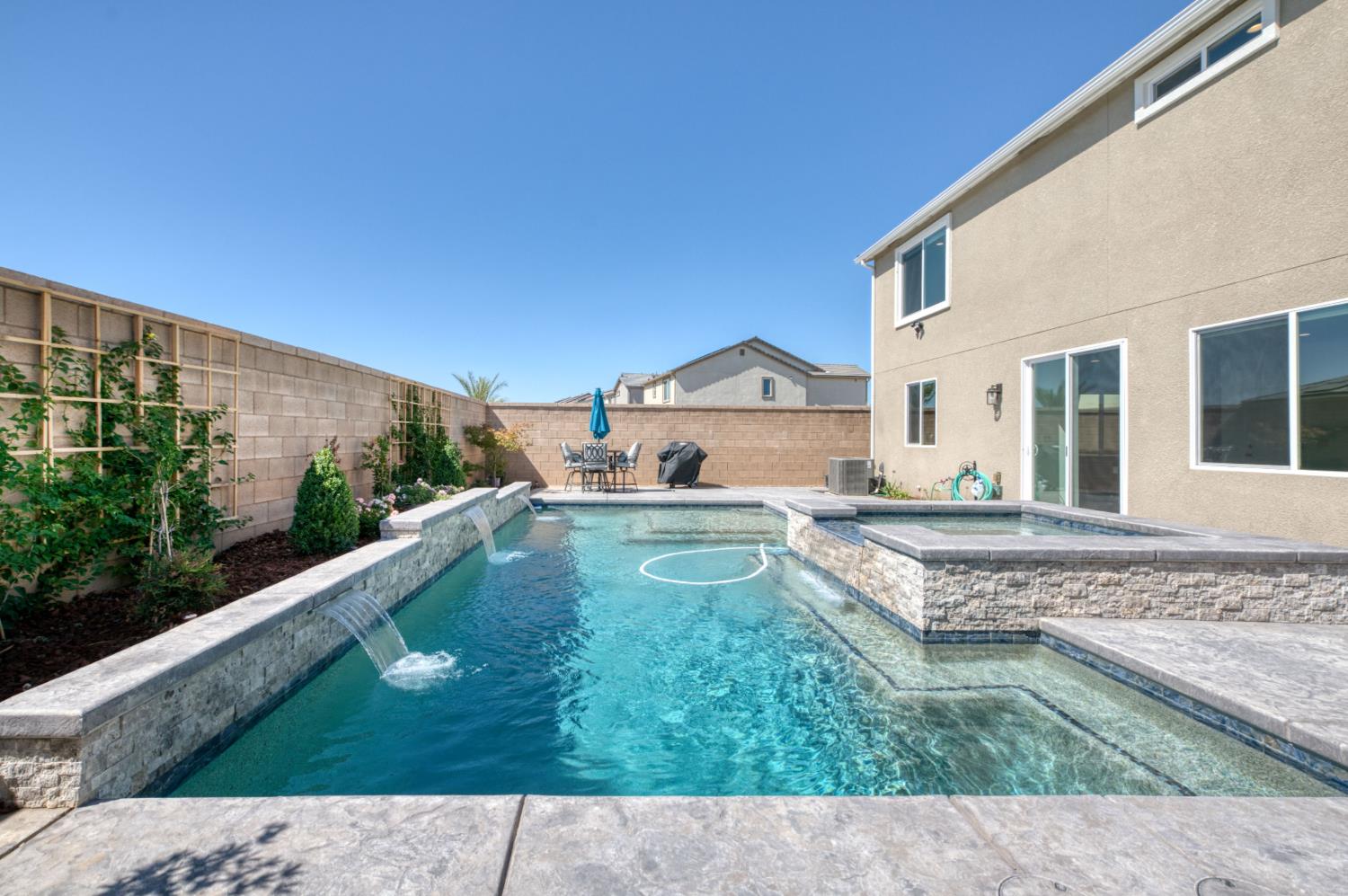 11189 N Ocaso Dr, Fresno, CA 93730