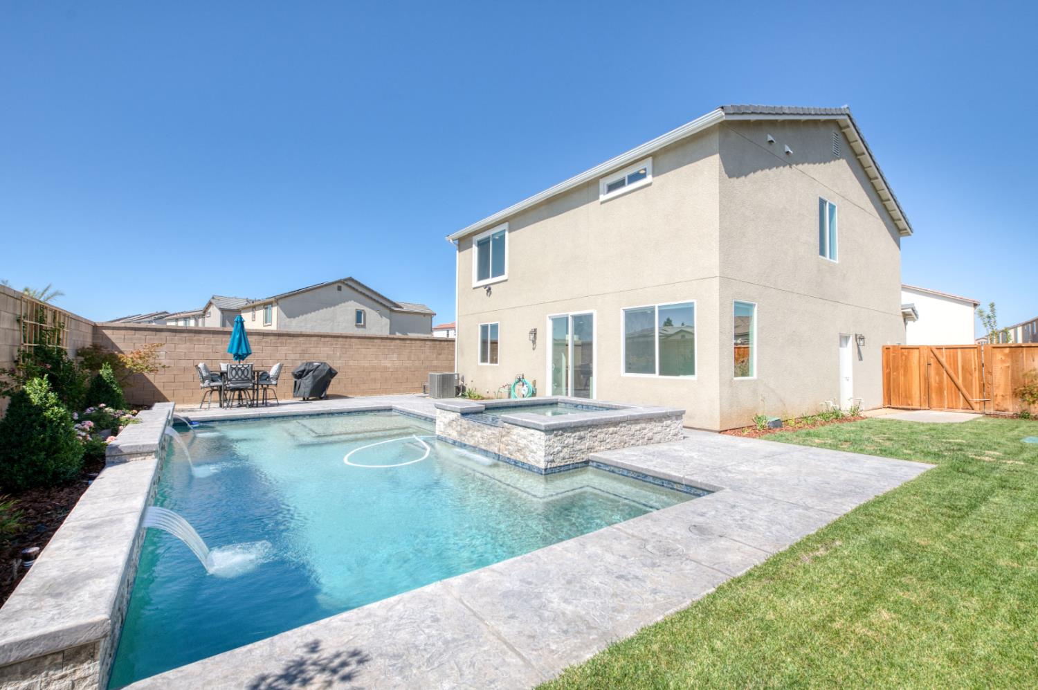 11189 N Ocaso Dr, Fresno, CA 93730