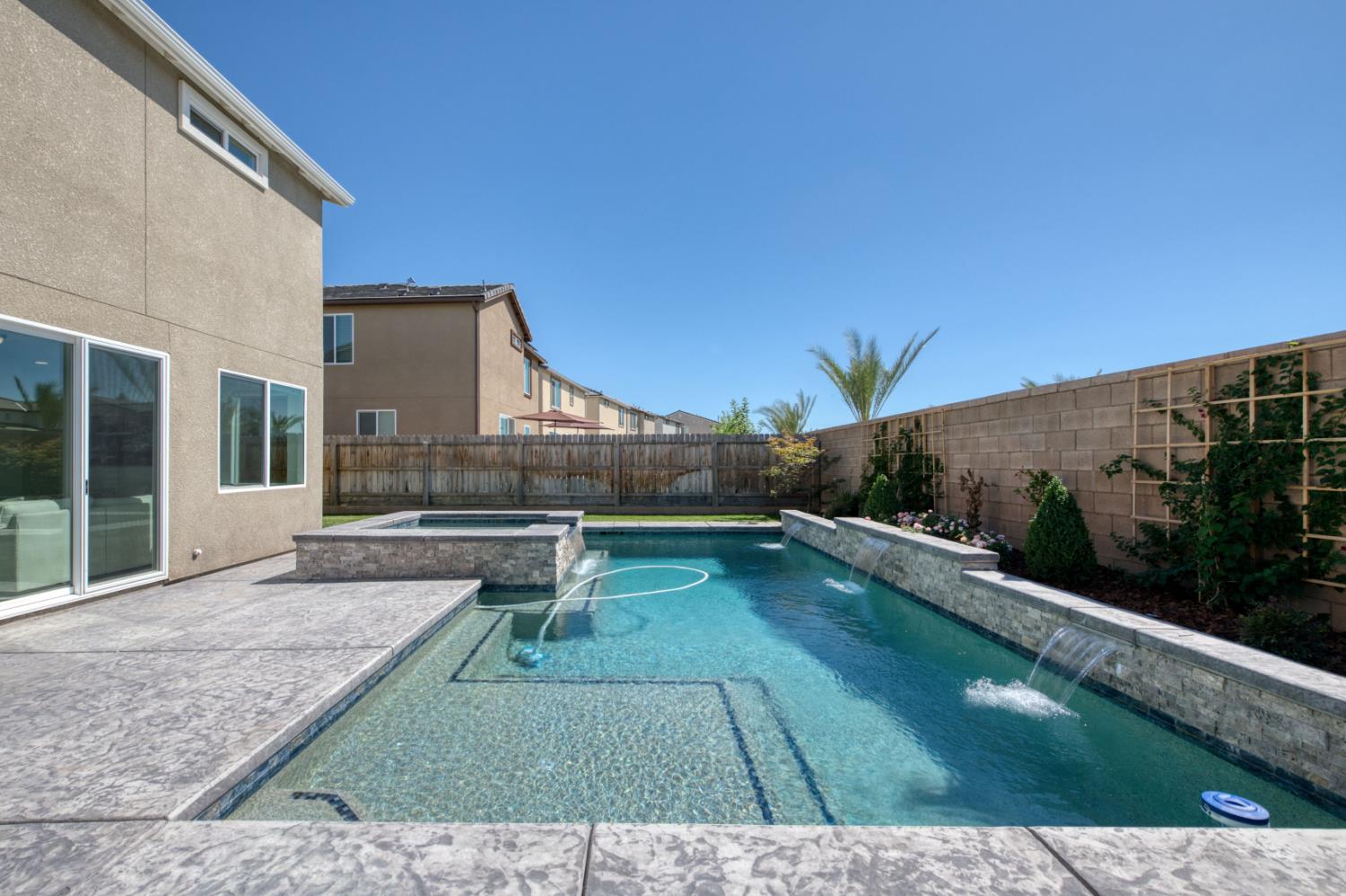 11189 N Ocaso Dr, Fresno, CA 93730