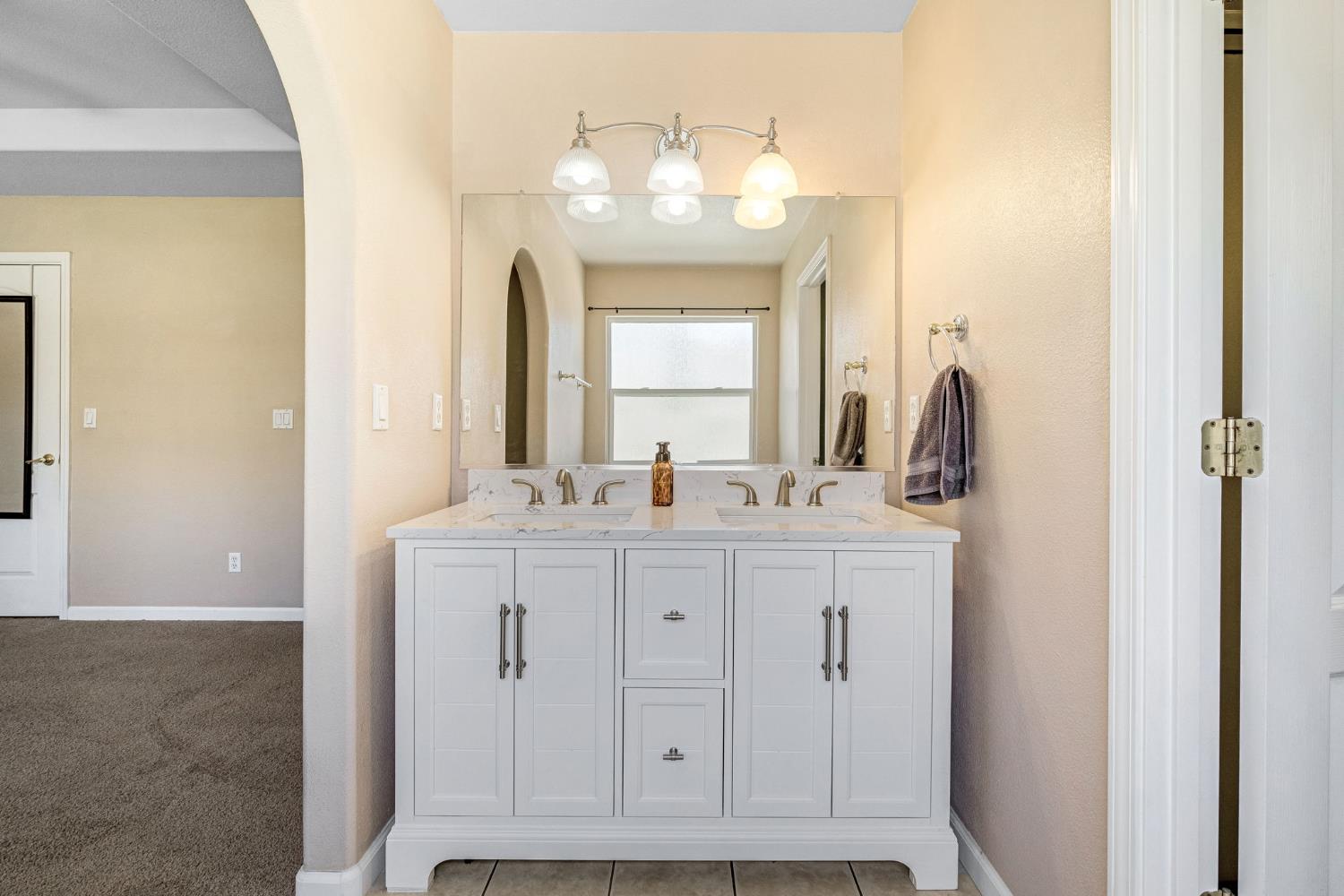 293 Post Ave, Sanger, CA 93657