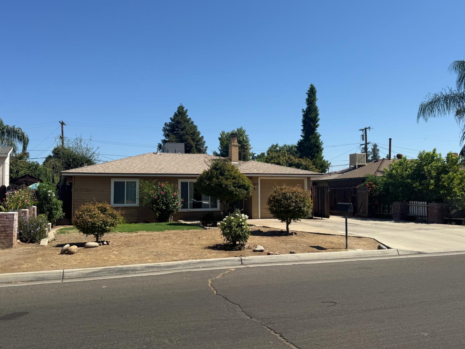 1313 E Griffith Way, Fresno, CA 93704