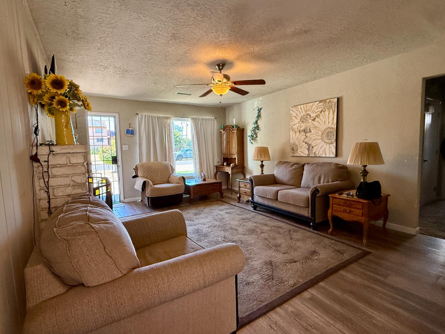 1313 E Griffith Way, Fresno, CA 93704