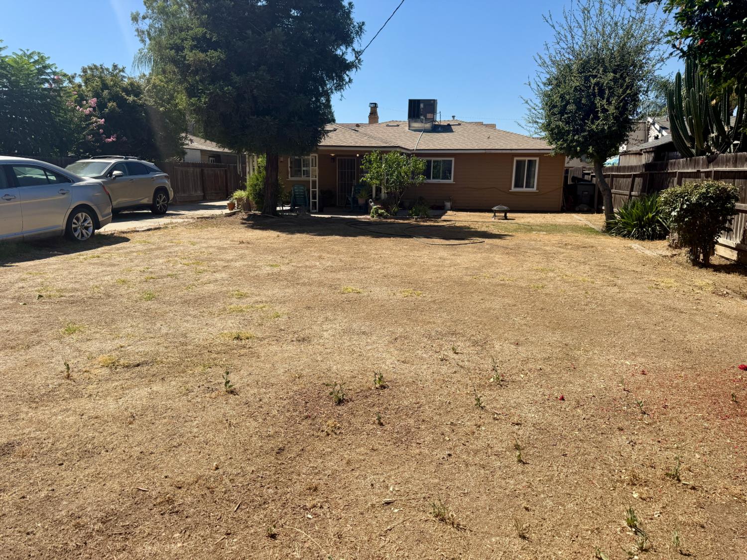 1313 E Griffith Way, Fresno, CA 93704
