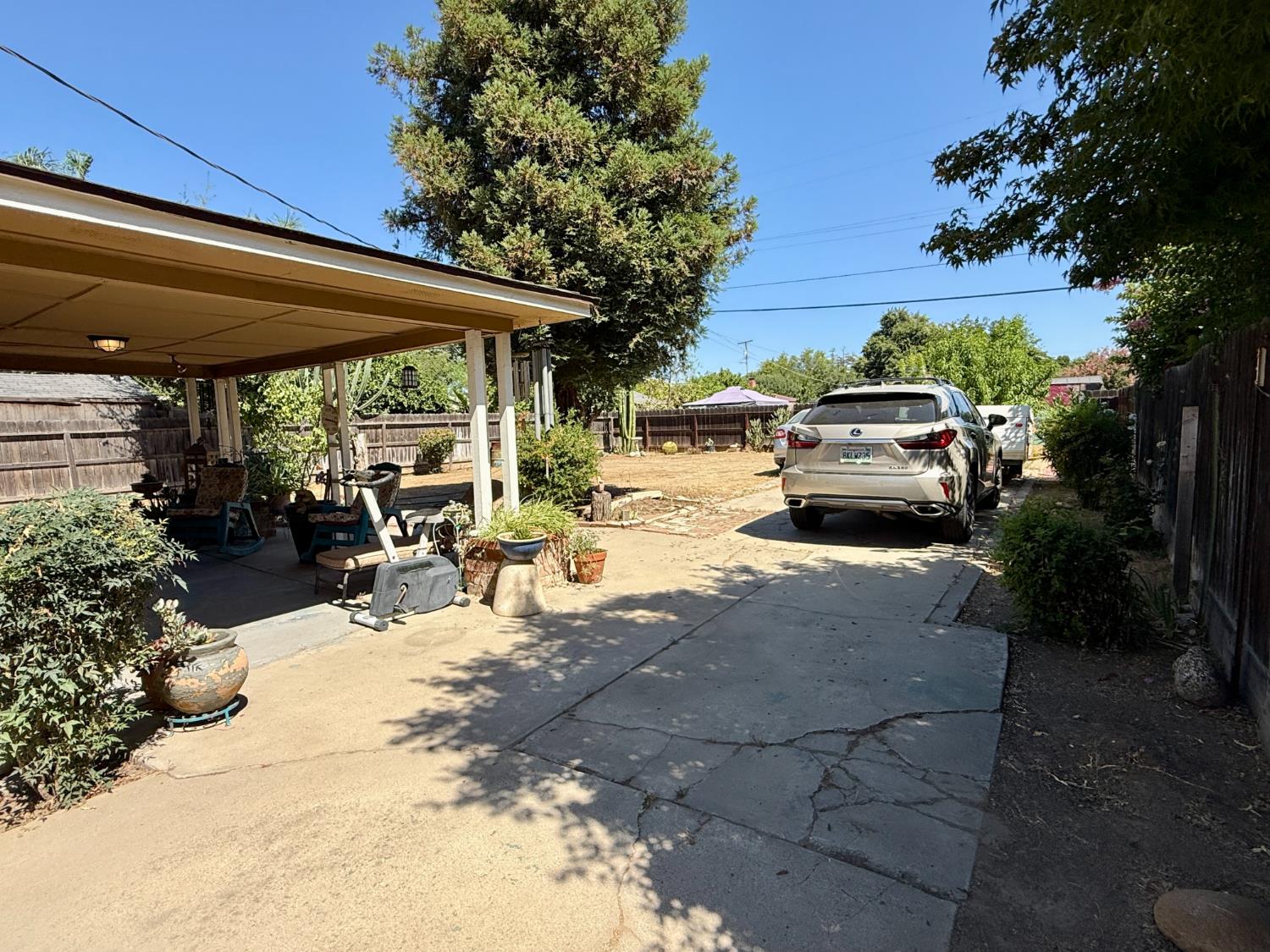 1313 E Griffith Way, Fresno, CA 93704