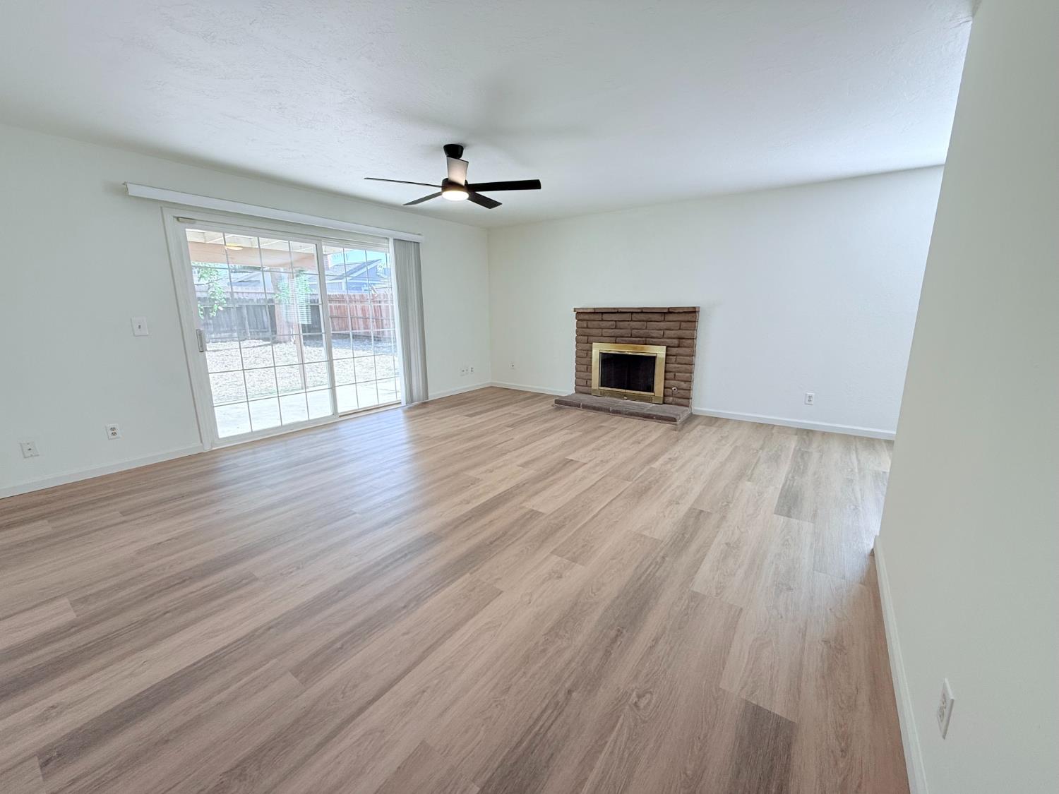 1537 Gettysburg Ave, Clovis, CA 93611