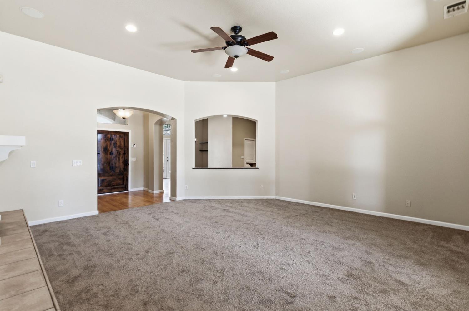 1534 S Manzanita St, Visalia, CA 93292