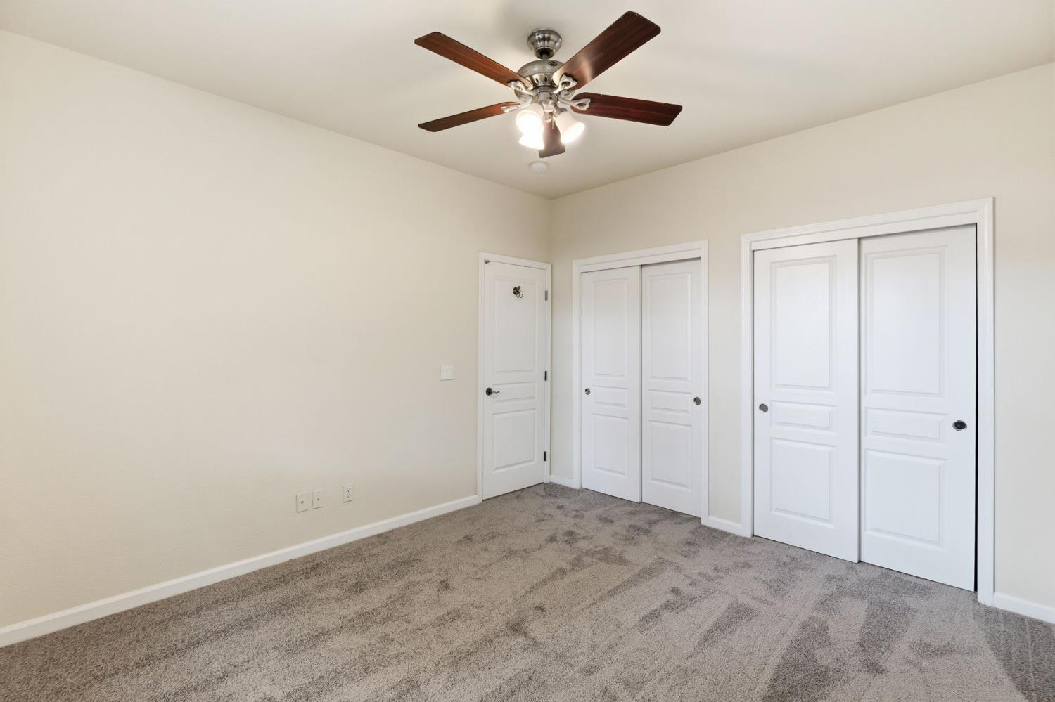 1534 S Manzanita St, Visalia, CA 93292