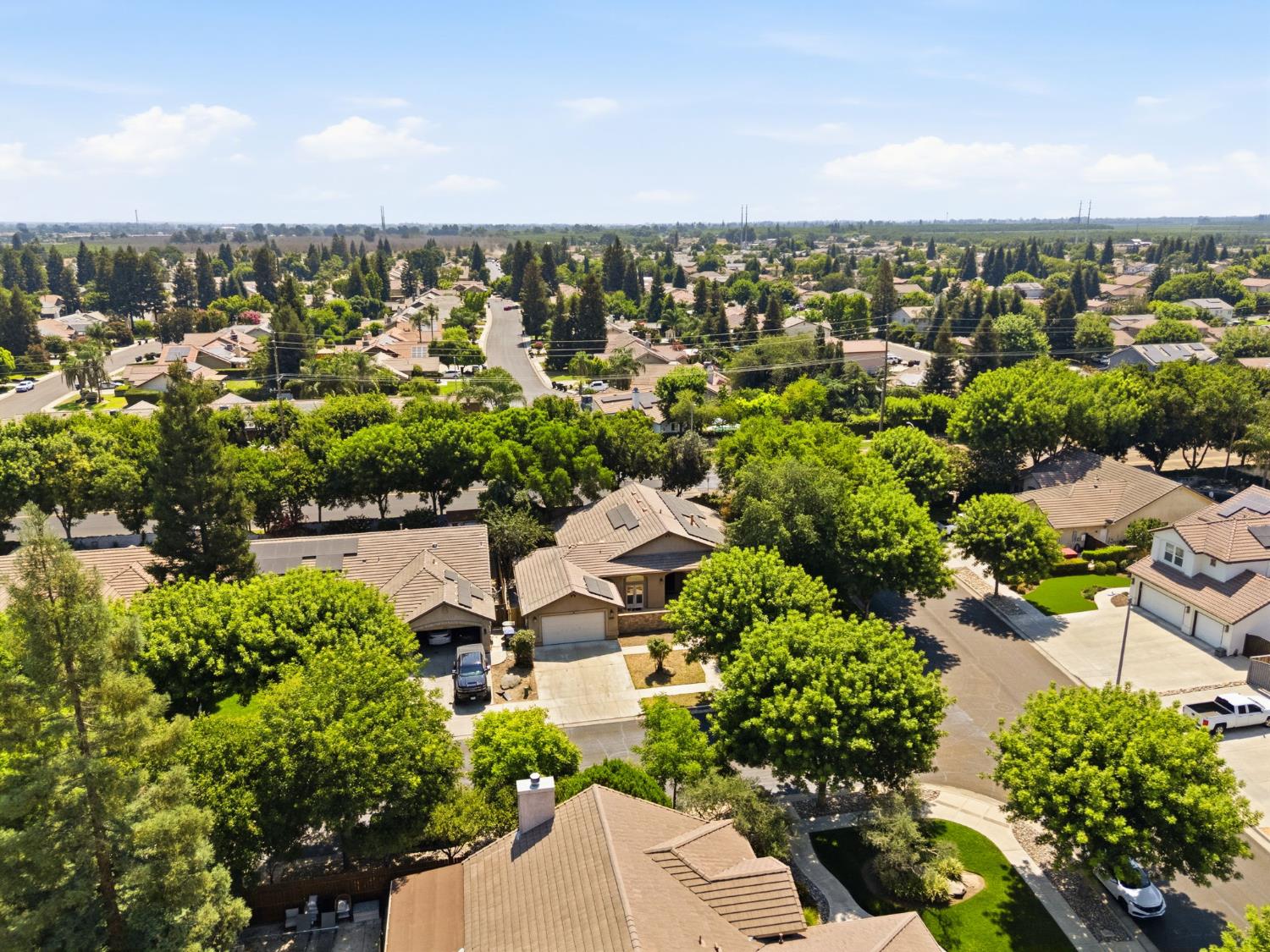 1534 S Manzanita St, Visalia, CA 93292