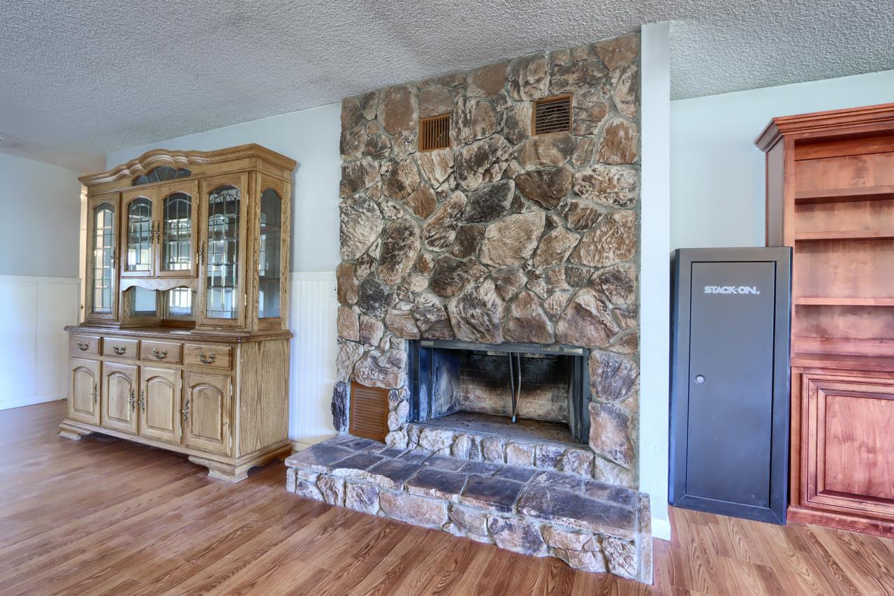 46316 Eastwood Dr S, Oakhurst, CA 93644