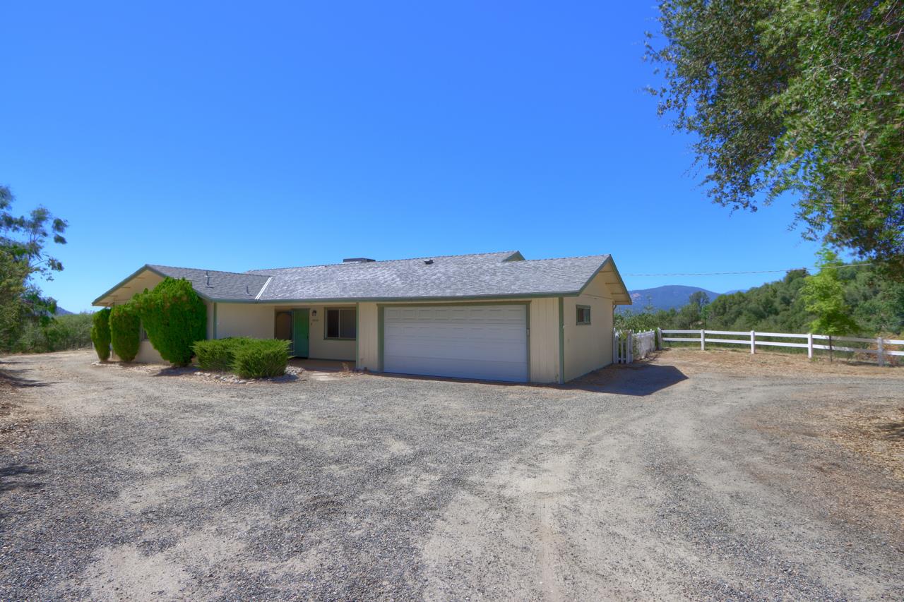 46316 Eastwood Dr S, Oakhurst, CA 93644