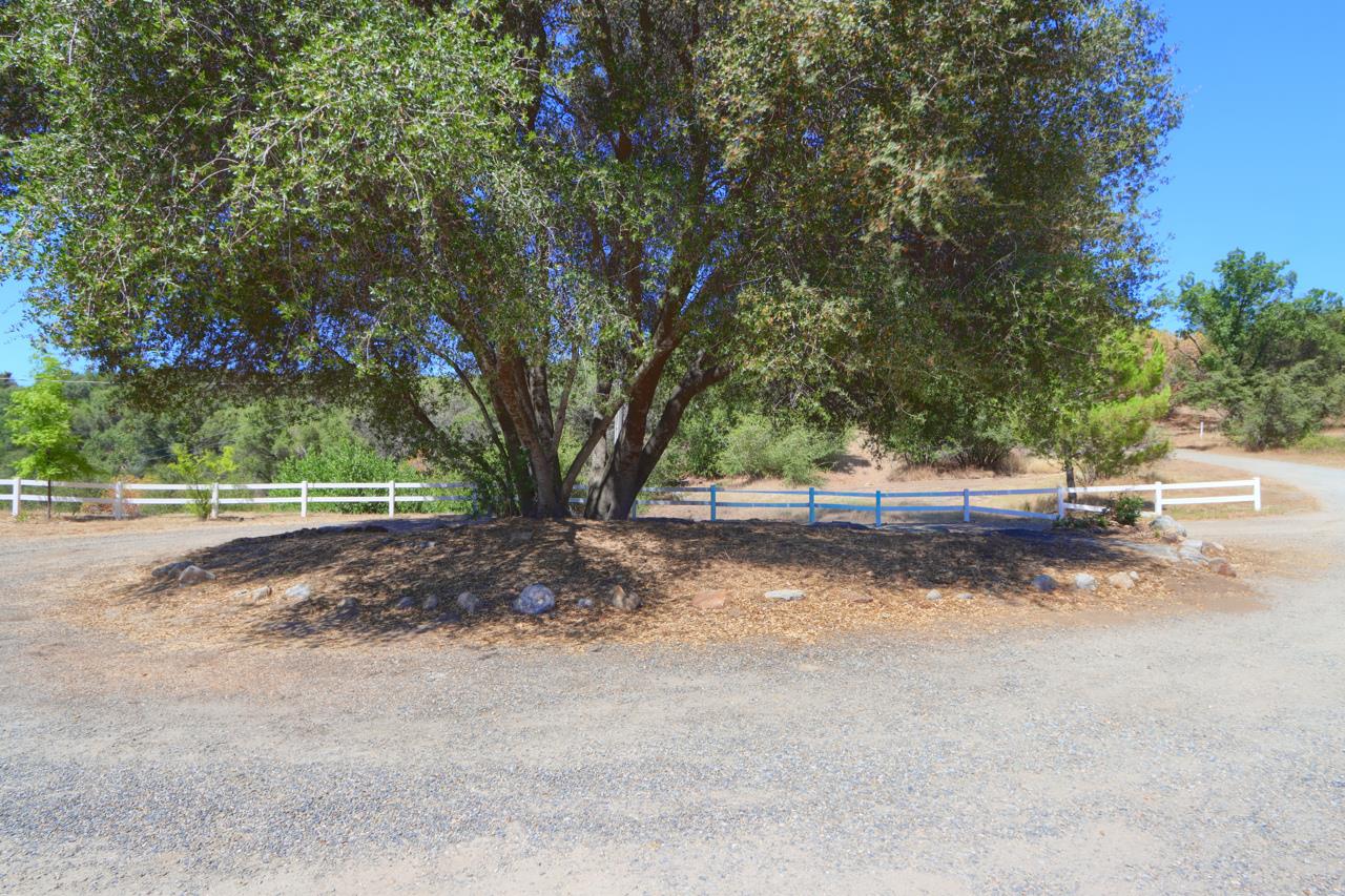 46316 Eastwood Dr S, Oakhurst, CA 93644