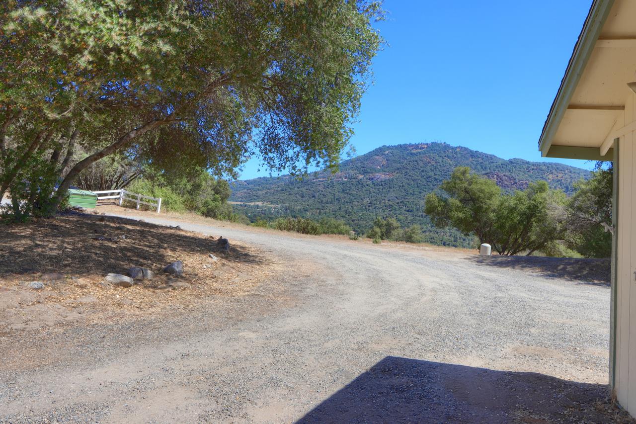 46316 Eastwood Dr S, Oakhurst, CA 93644