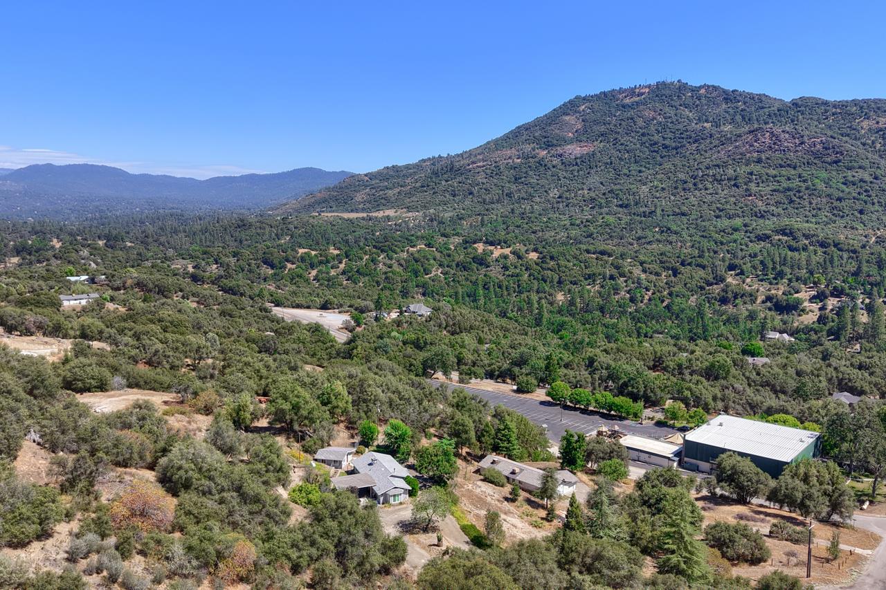 46316 Eastwood Dr S, Oakhurst, CA 93644