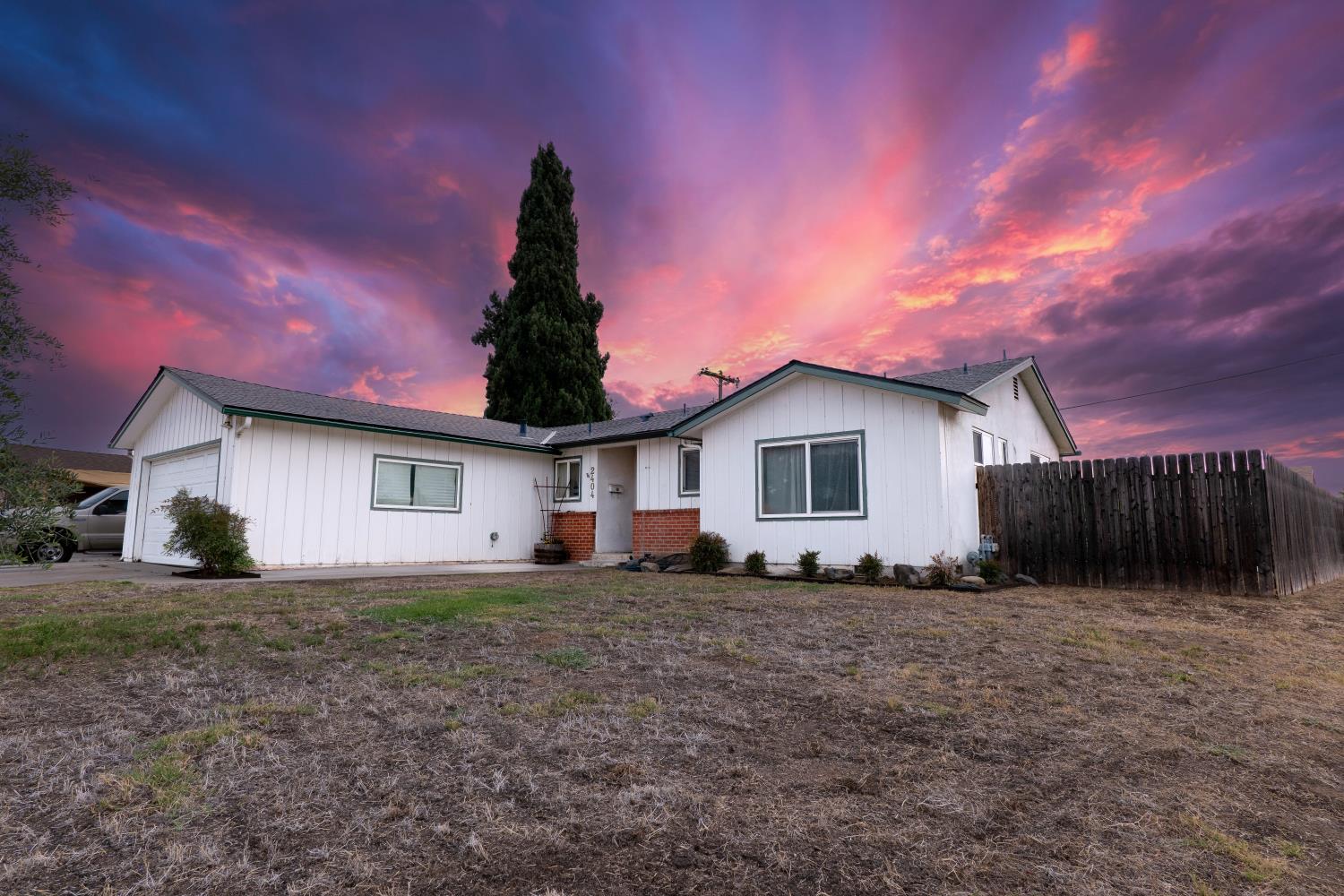 2404 Dewitt Ave, Clovis, CA 93612