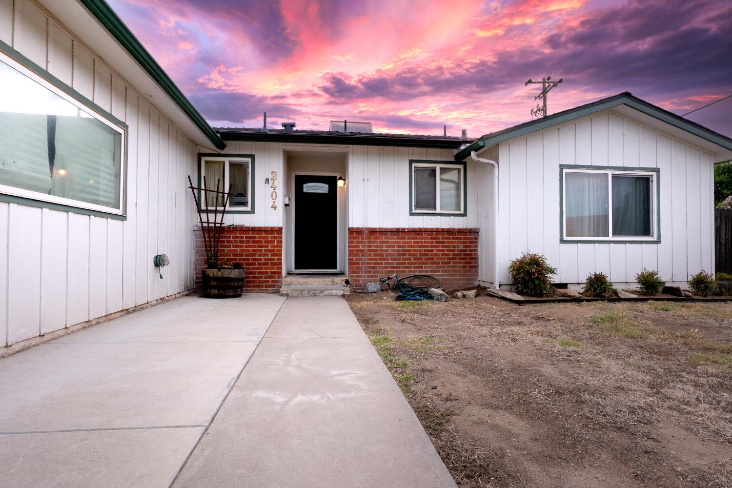 2404 Dewitt Ave, Clovis, CA 93612