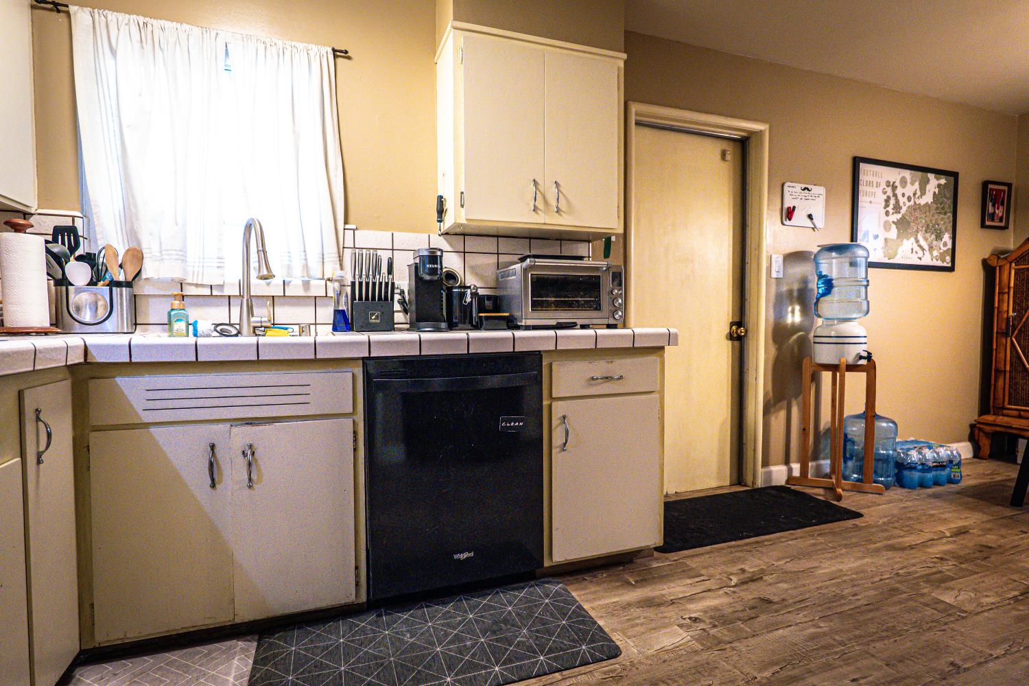 2404 Dewitt Ave, Clovis, CA 93612