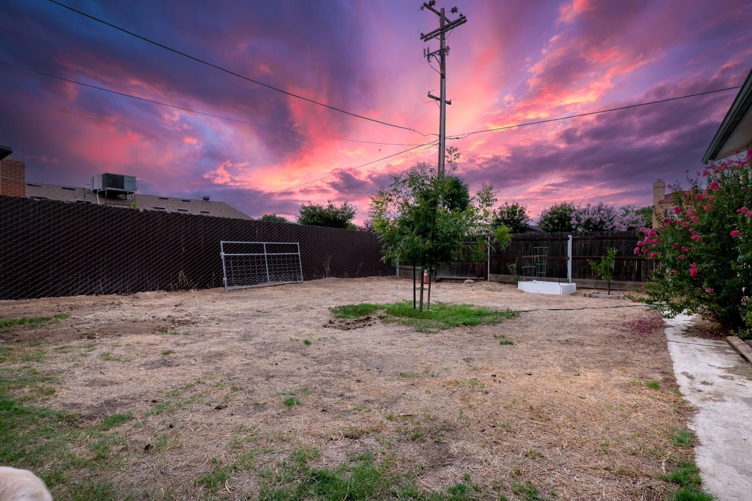 2404 Dewitt Ave, Clovis, CA 93612
