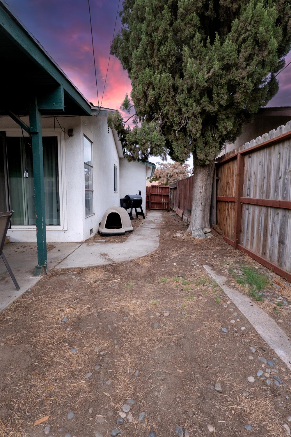 2404 Dewitt Ave, Clovis, CA 93612