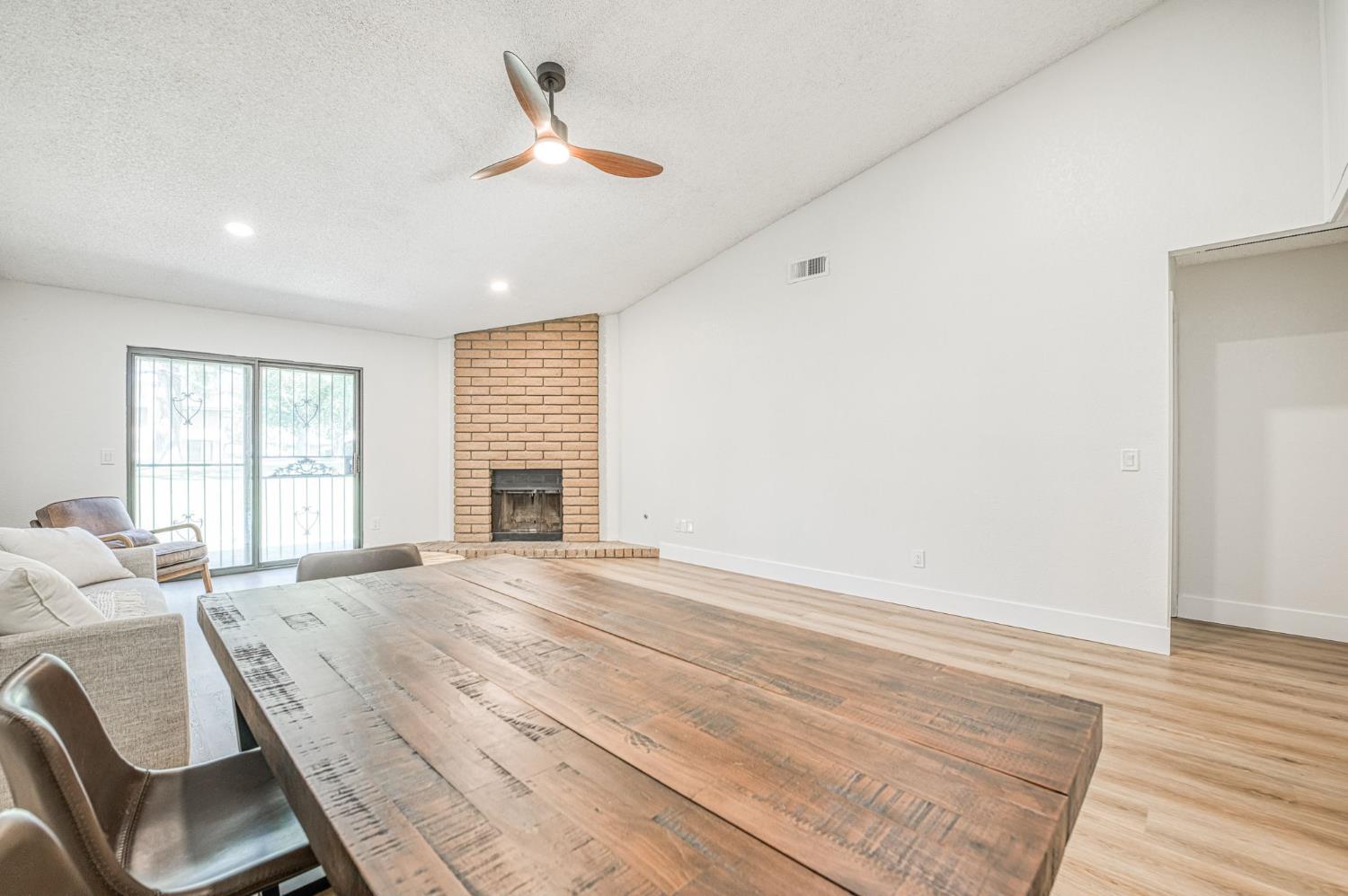 4985 E Butler #124, Fresno, CA 93727