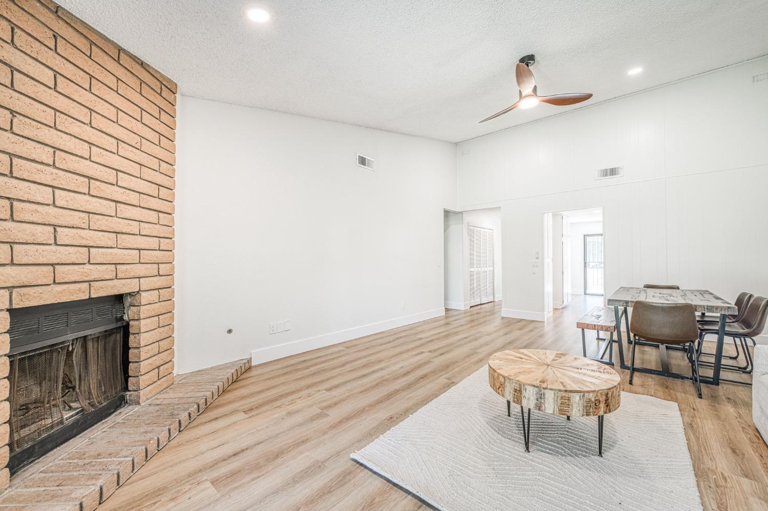 4985 E Butler #124, Fresno, CA 93727