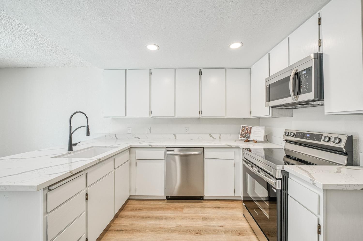 4985 E Butler #124, Fresno, CA 93727