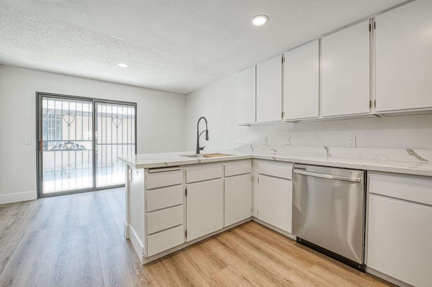 4985 E Butler #124, Fresno, CA 93727