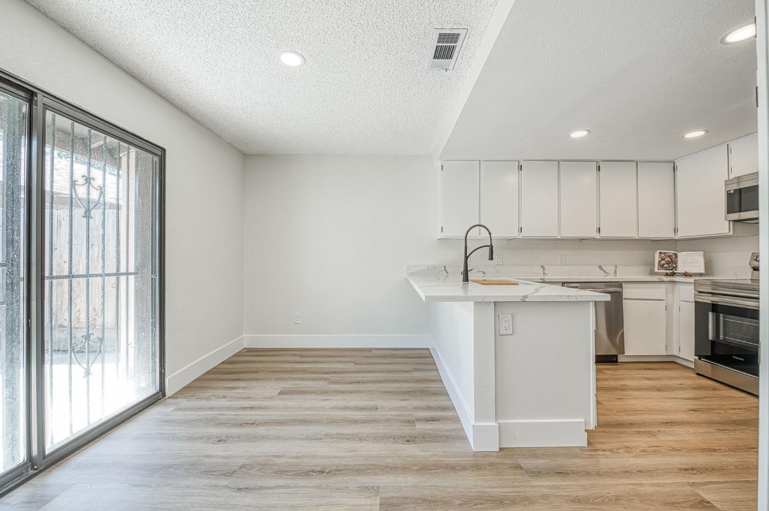 4985 E Butler #124, Fresno, CA 93727