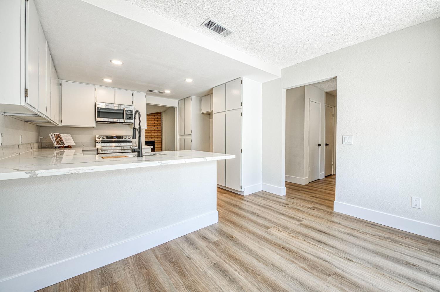 4985 E Butler #124, Fresno, CA 93727