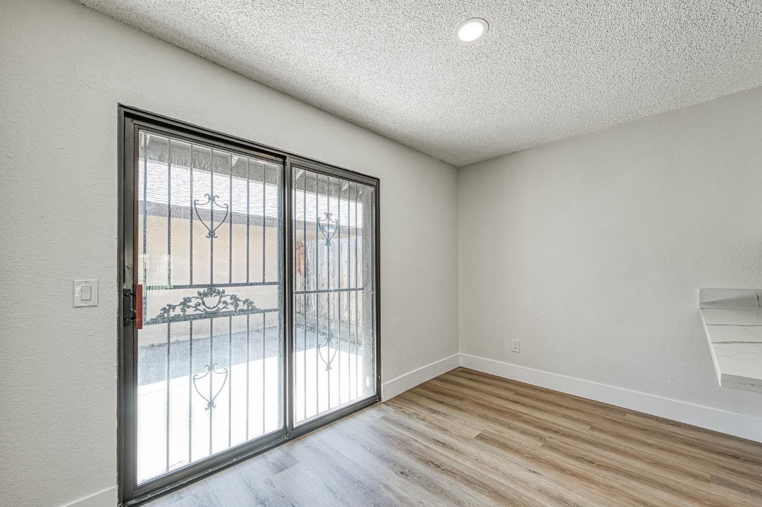 4985 E Butler #124, Fresno, CA 93727