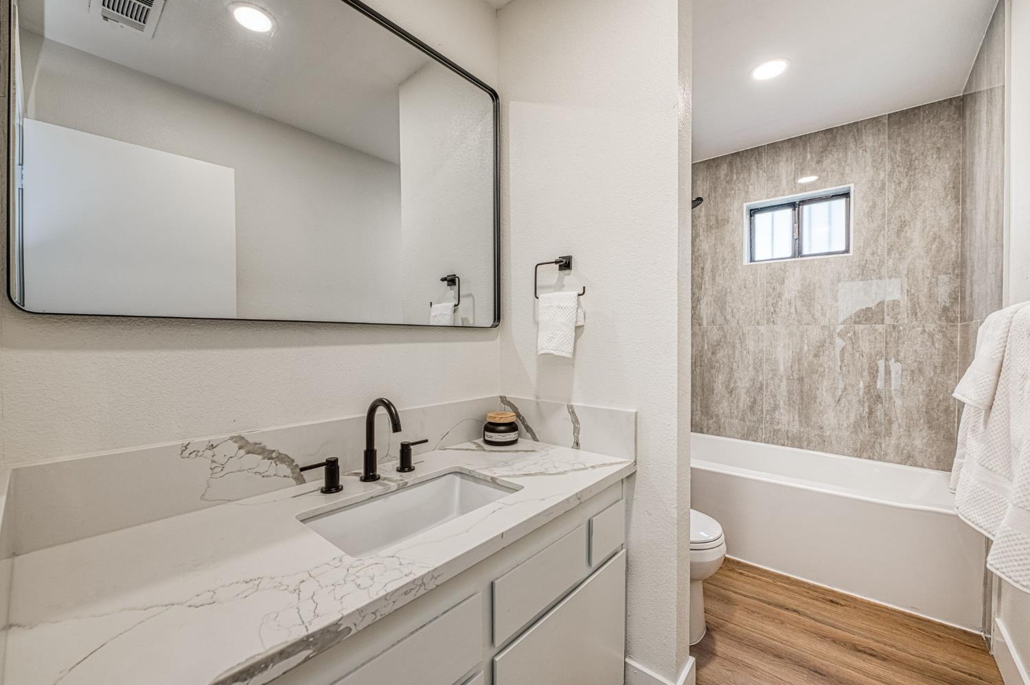 4985 E Butler #124, Fresno, CA 93727