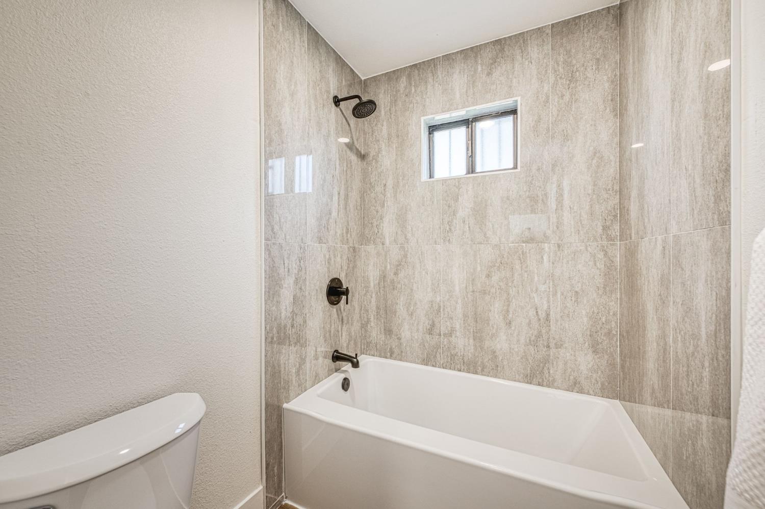 4985 E Butler #124, Fresno, CA 93727