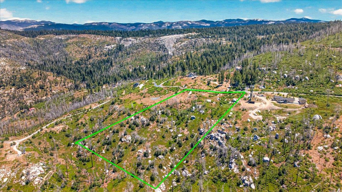 39588 Woodland Rd, Shaver Lake, CA 93664