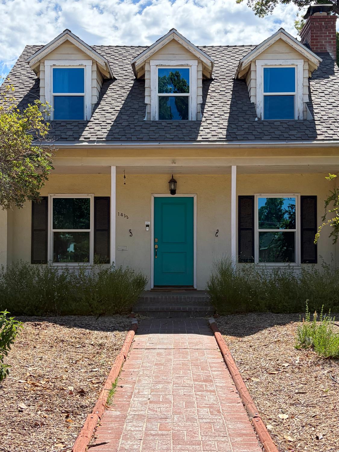1412 N Vagedes Ave, Fresno, CA 93728