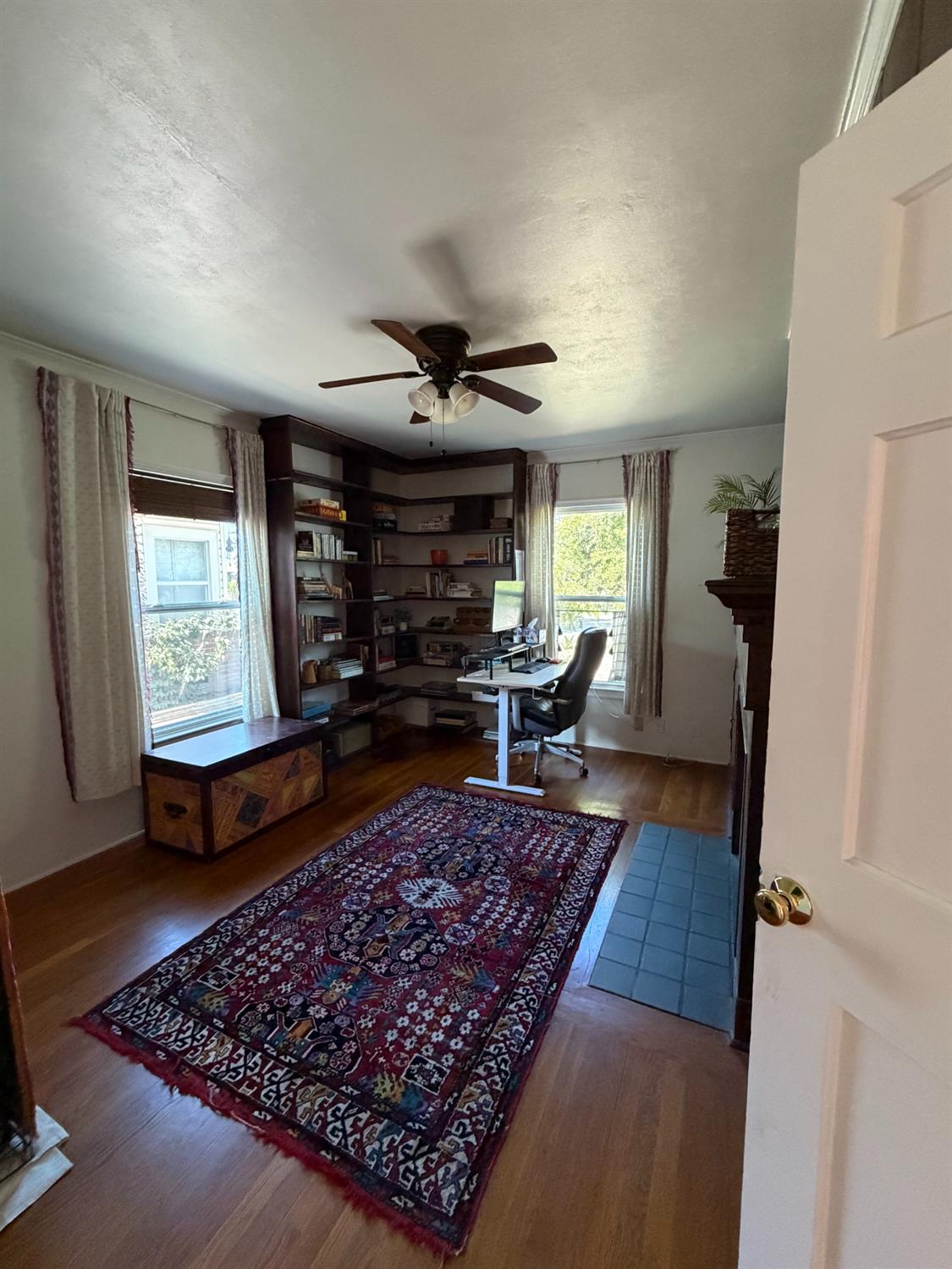 1412 N Vagedes Ave, Fresno, CA 93728