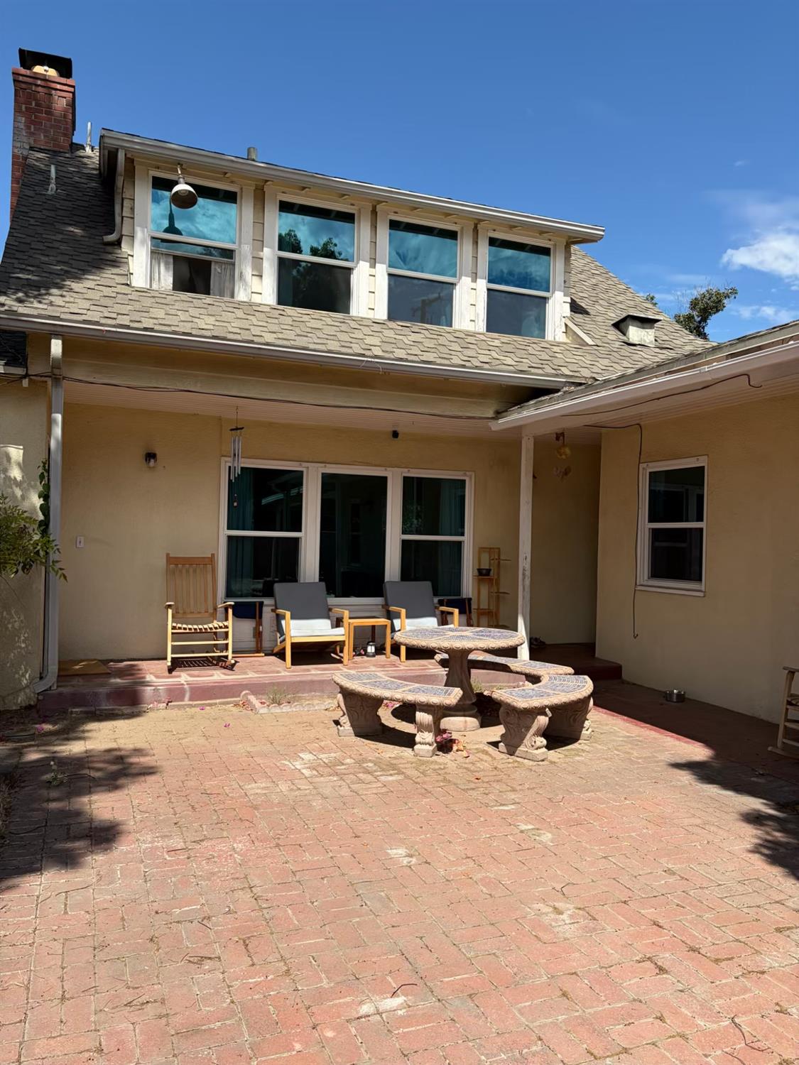 1412 N Vagedes Ave, Fresno, CA 93728