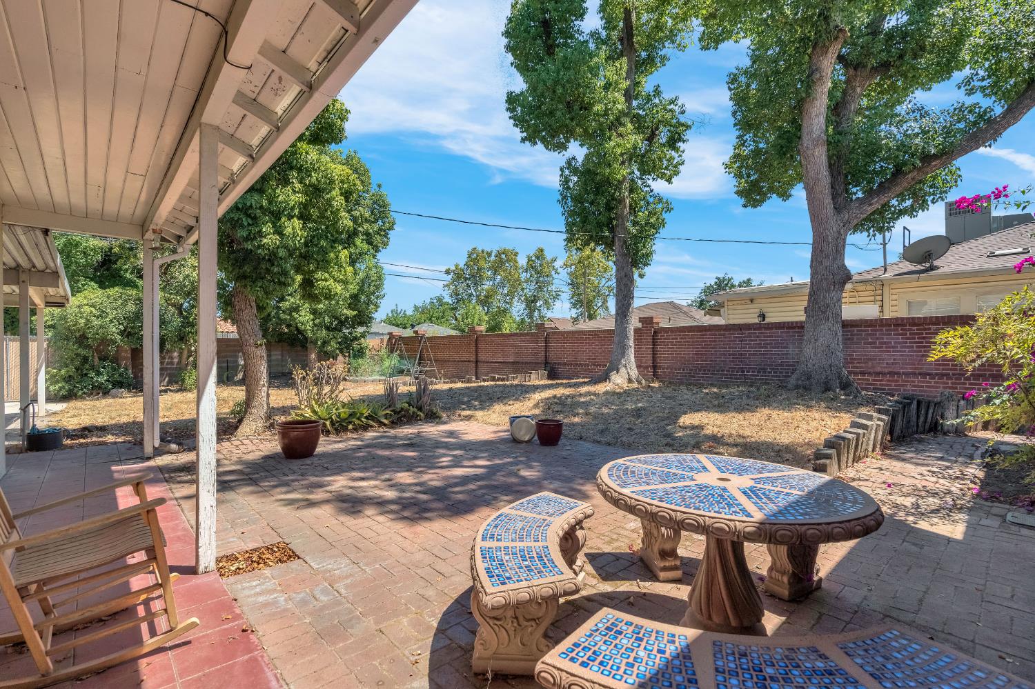 1412 N Vagedes Ave, Fresno, CA 93728