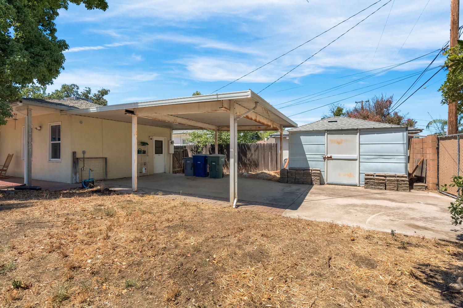 1412 N Vagedes Ave, Fresno, CA 93728