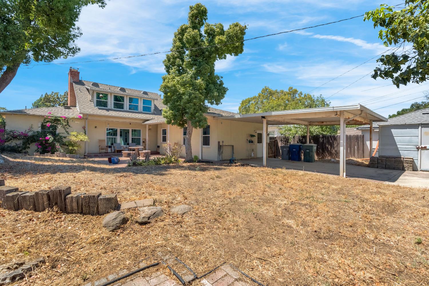 1412 N Vagedes Ave, Fresno, CA 93728