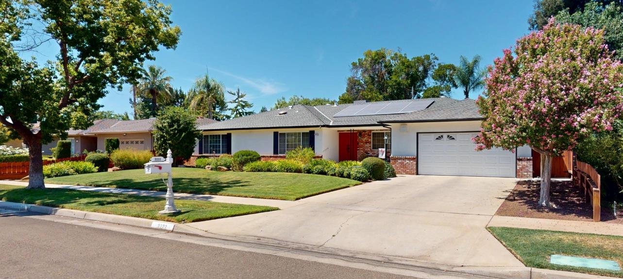 3222 W Dovewood Ln, Fresno, CA 93711