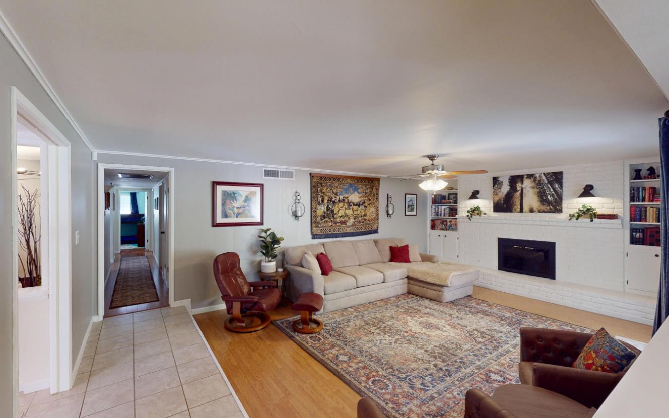 3222 W Dovewood Ln, Fresno, CA 93711