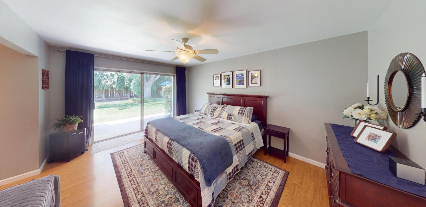 3222 W Dovewood Ln, Fresno, CA 93711